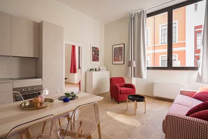 Appartement parisien deux pièces, rénové et modernisé