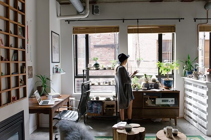 Studio décoré dans un style naturel et originale, sous les toits de Paris